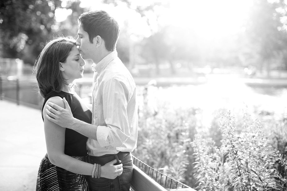 Indian-Boundary-Park-Chicago-Engagement-Photography_003